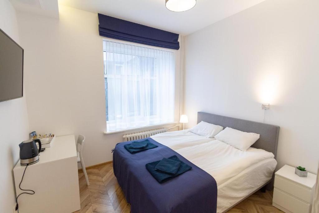 Hot Spot Apartments! *