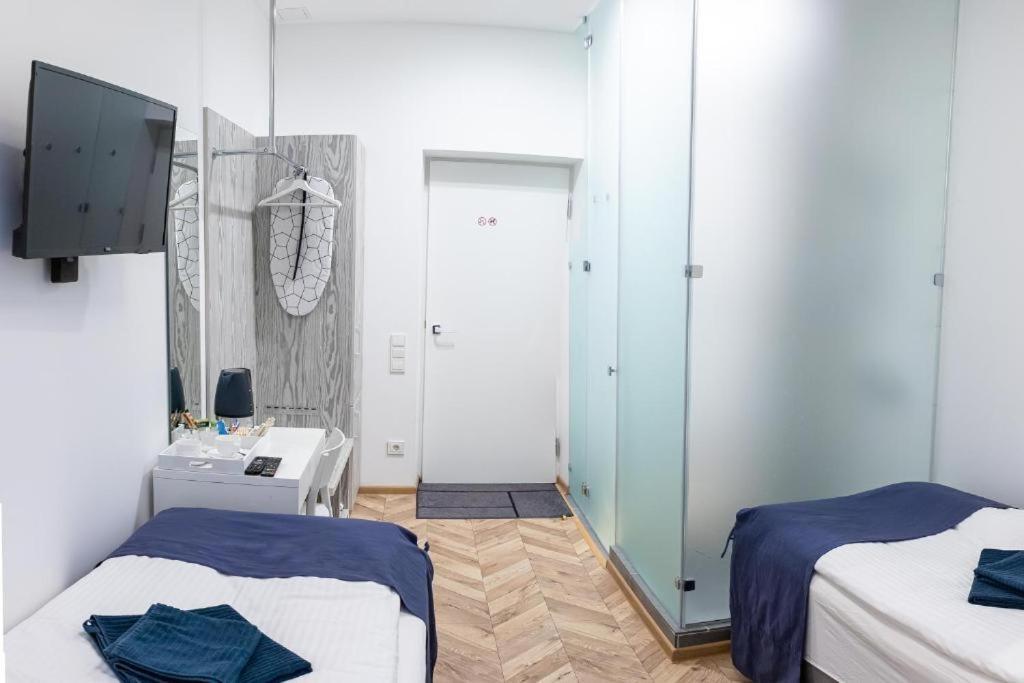 Hot Spot Apartments! *